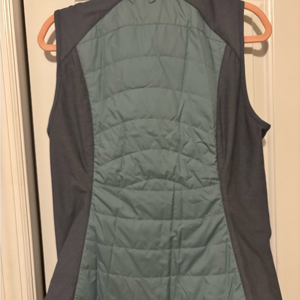 Zero Restriction Quilted Performance Vest - Picture 2 of 2